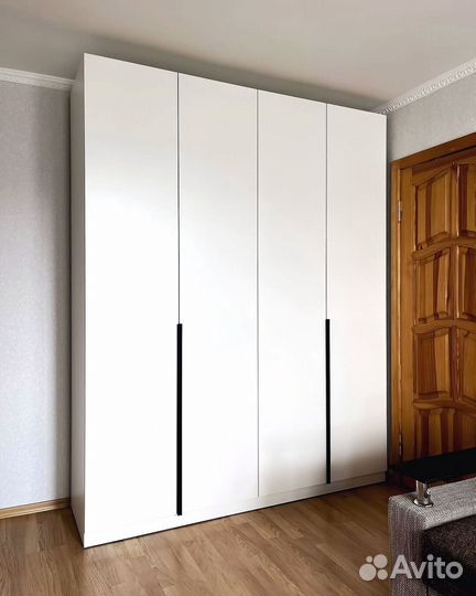 Угловой шкаф