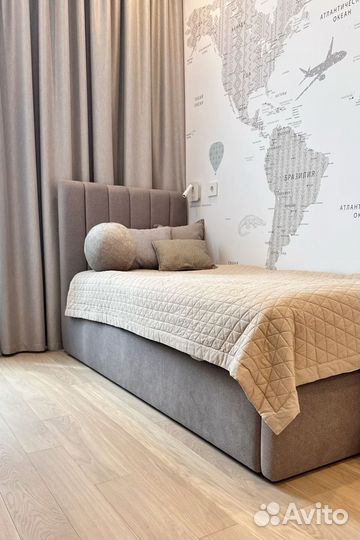 Кровать с мягким изголовьем