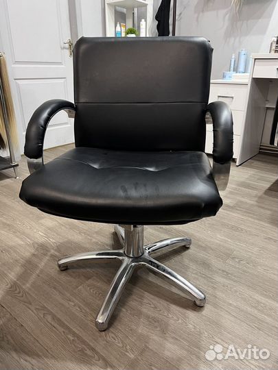 Парикмахерское кресло