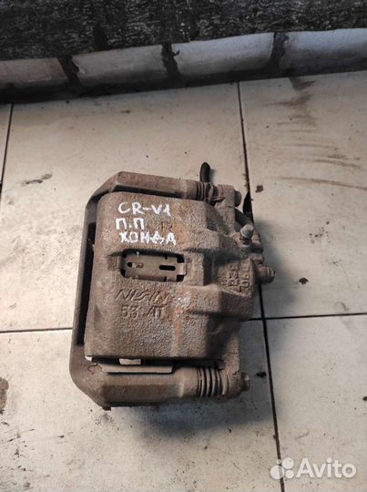 Суппорт передний правый Honda CR-V 1