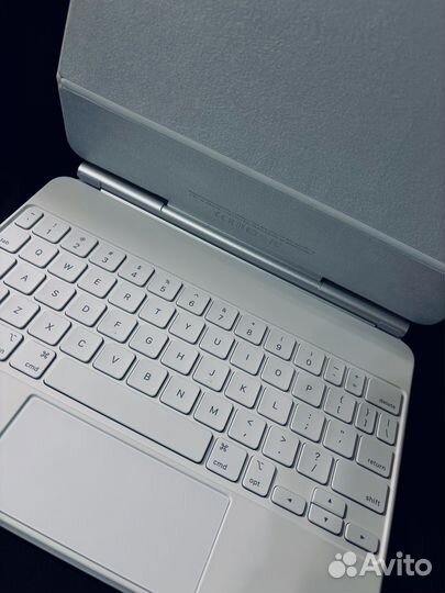 Клавиатура Apple Magic Keyboard для iPad Pro 11