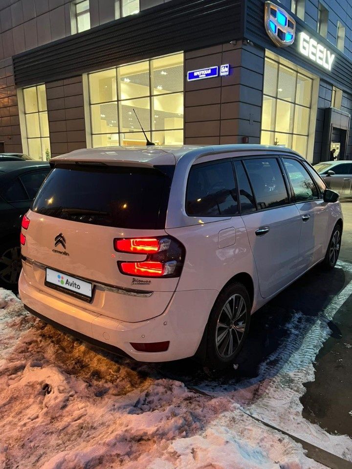 Citroen C4 Picasso: фото владельца
