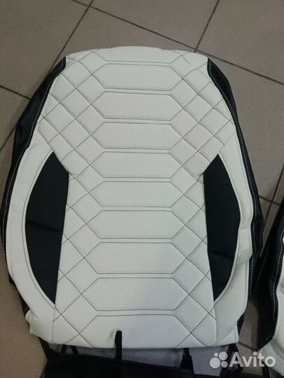 Автомобильные чехлы на Volkswagen Polo