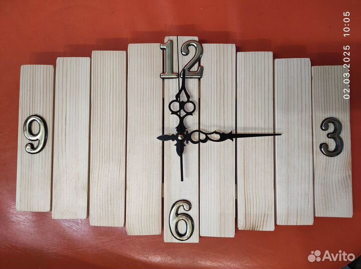 Часы настенные деревянные