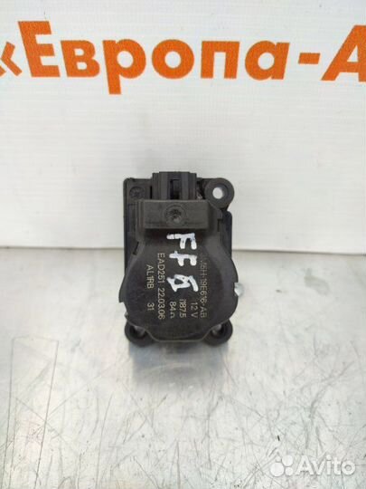 Моторчик заслонок печки Ford Focus 2 седан 2.0 Л