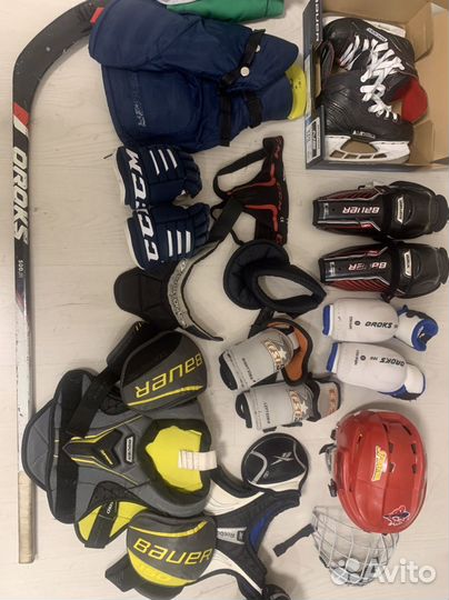 Хоккейная экипировка: полная -коньки, баул, и пр