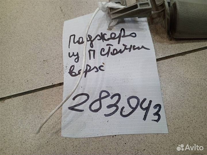 Обшивка стойки средняя правая (внутри) Mitsubishi