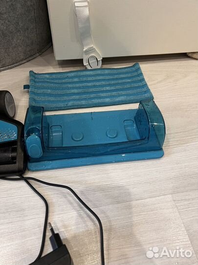 Пылесос вертикальный моющий Philips PowerPro Aqua