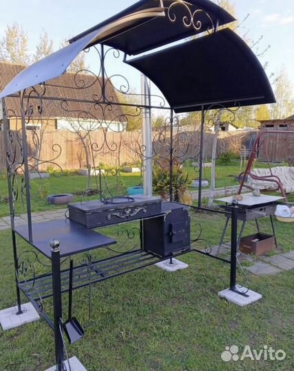 Мангальная зона с крышей