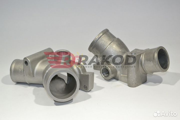 Патрубок переходник от водяного насоса к термостат