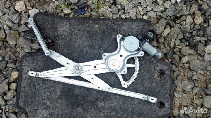 Стеклоподъемник передний правый Toyota Camry V40