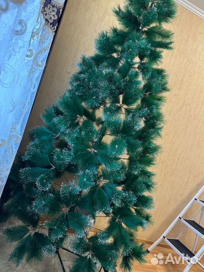 Елка искусственная 220 бу