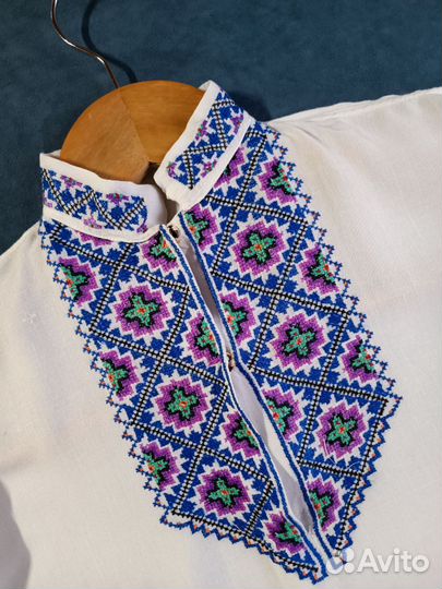 Старинная народная рубашка с оригинальной вышивкой