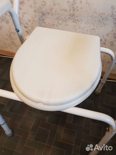 Санитарный стул туалет