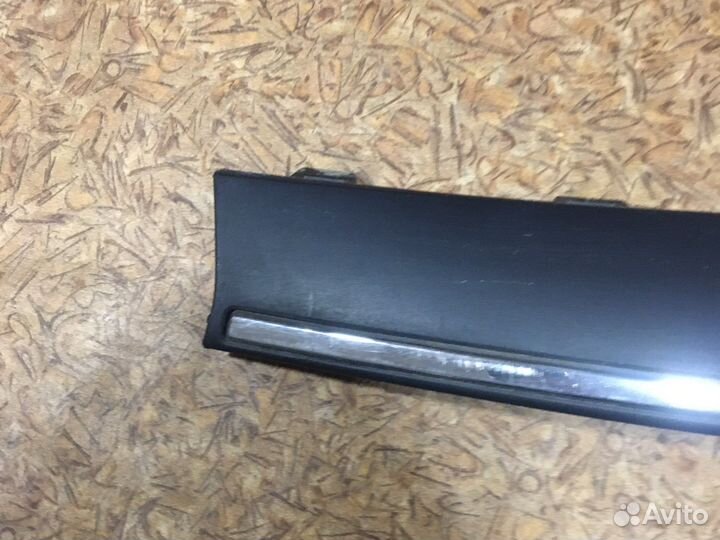 Молдинг решетки радиатора Logan 2