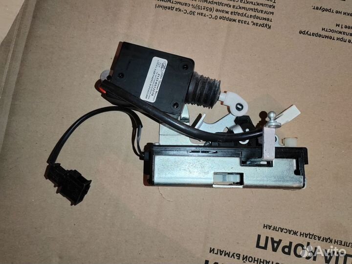 Замок багажника шевроле нива