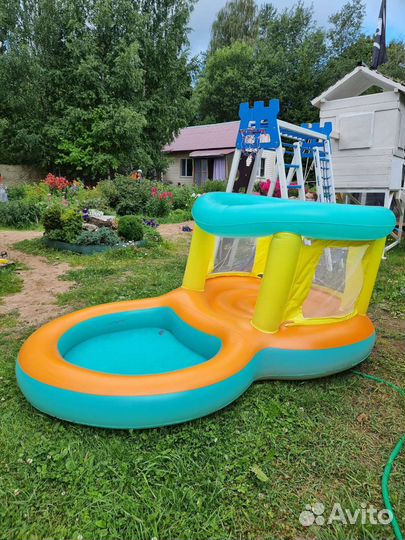 Игровой батут с сеткой + бассейн