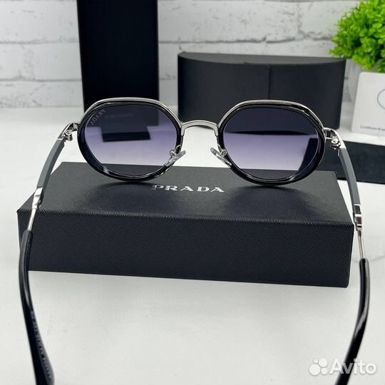 Солнцезащитные очки женские Prada