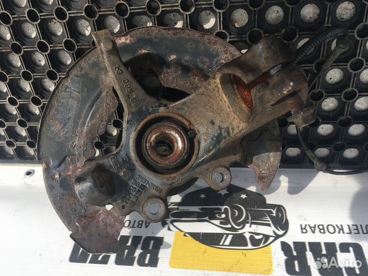 Кулак поворотный передний левый L