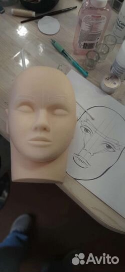 Мастер бровист