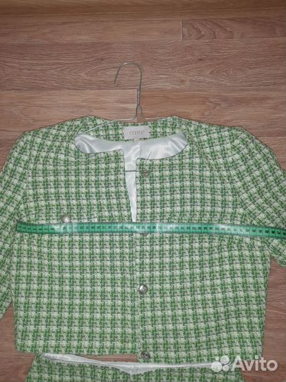 Костюм женский твидовый 42