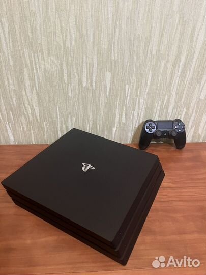 Sony PS4 pro 1 tb в идеале не вскрывалась
