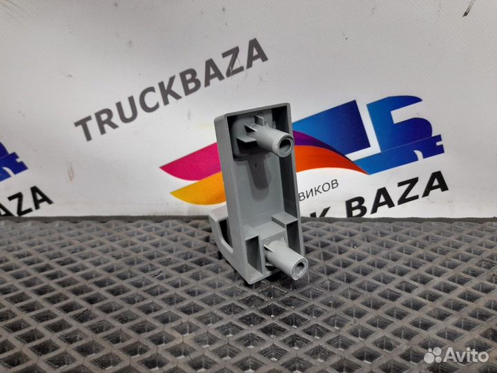 Вешалка для одежды Renault T