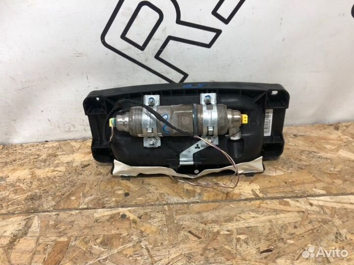 Подушка безопасности пассажира Mercedes-Benz