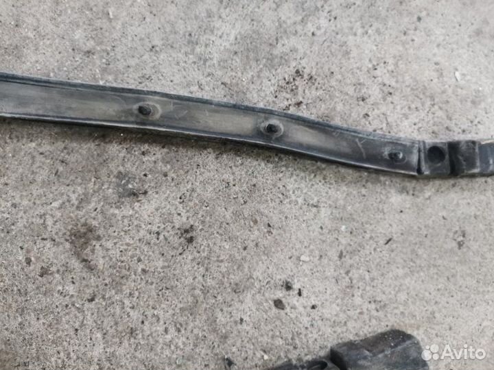 Уплотнительная резинка капота Hyundai Sonata седан