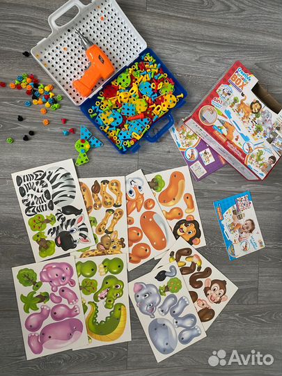 Игрушки, планшет, игры