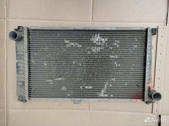 Радиатор двс Bmw 5-Series E34