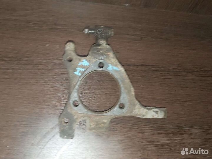 Поворотный кулак левый Opel Astra h