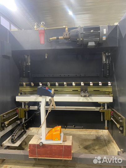 Листогибочный пресс