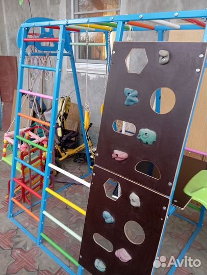 Детская спортивная площадка уличная