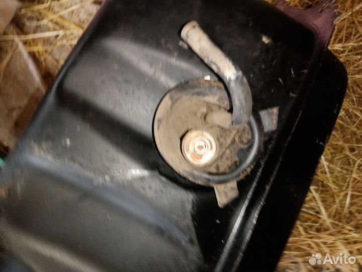 Топливный бак мерседес 124(230се),купе