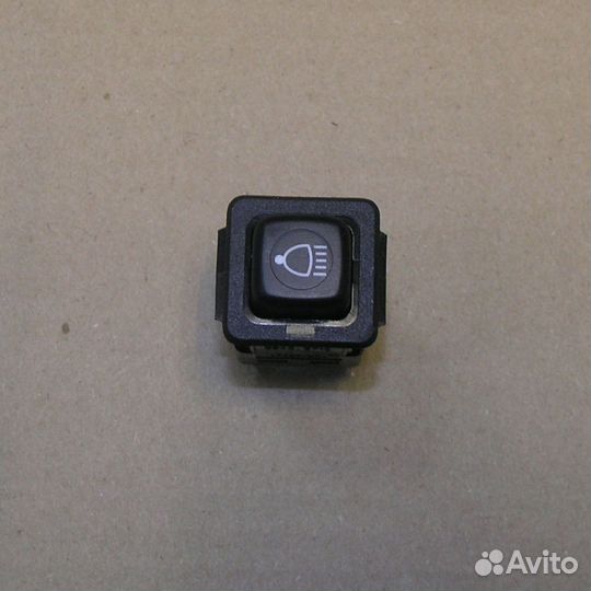 Выключатель кнопочный фары-искателя 24V