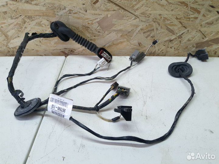 Проводка двери передняя правая Ford Focus 2