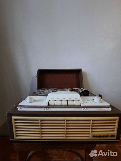 Катушечный магнитофон