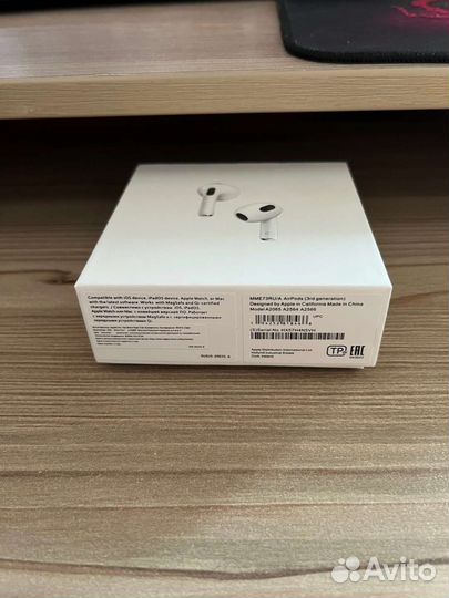 Apple AirPods (3-его поколения)