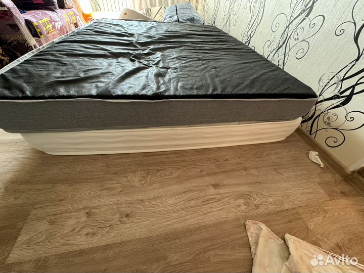 Матрас 180 200 бу