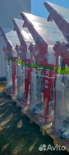 Погрузчик усиленный пку-0,9