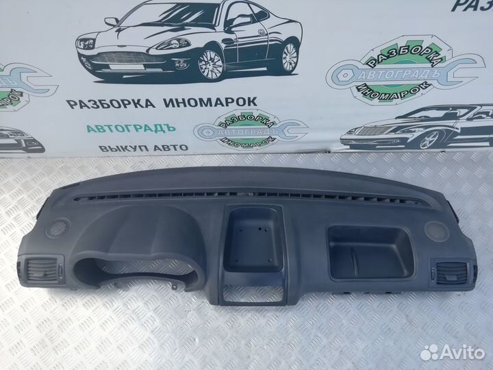 Накладка торпедо верхняя Renault Symbol 2006г