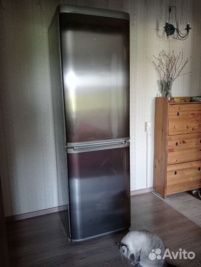 Холодильник hotpoint ariston бу