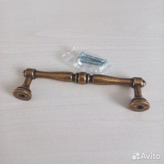Мебельная ручка от тумбы ангстрем