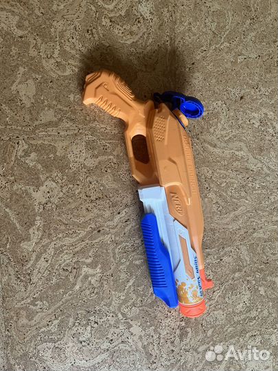 Водяной пистолет nerf