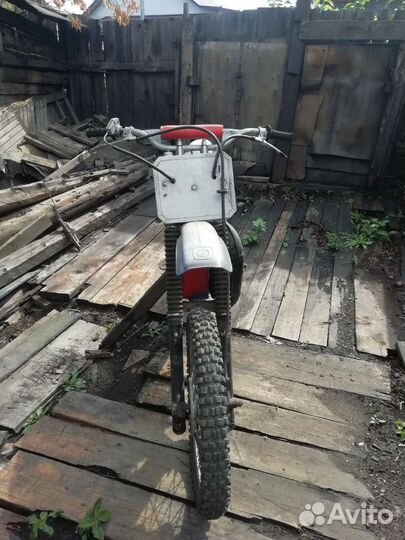 Кросовый мотоцикл