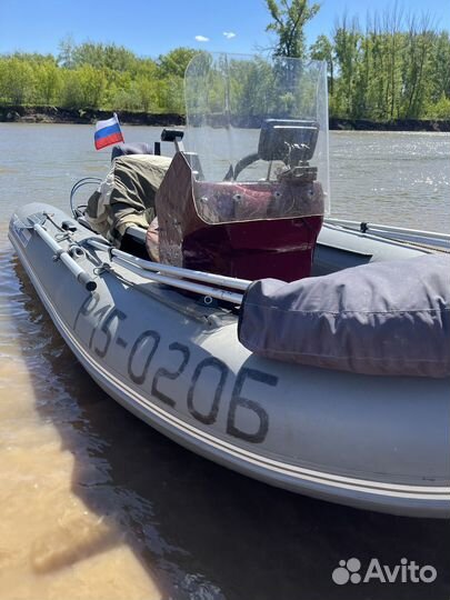 Лодка с мотором
