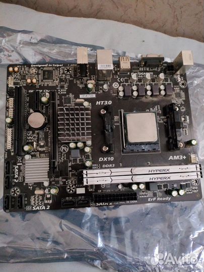 Материнская плата с процессором и памятью