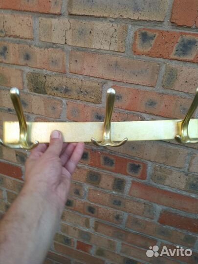 Вешалка для одежды настенная