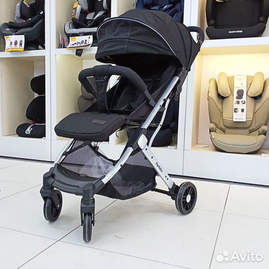 Легкая Прогулочная коляска Farfello Comfy Go черны